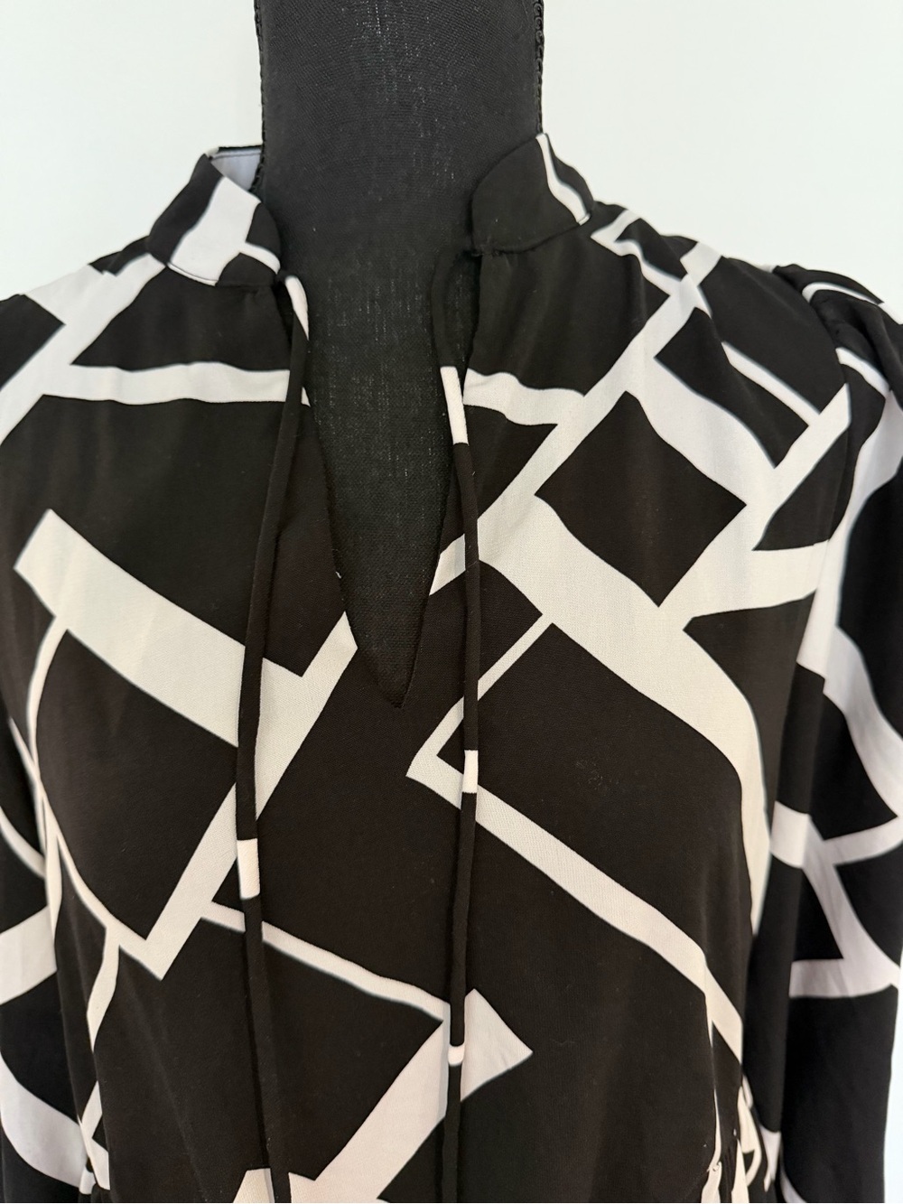 Fab’rik Black & White Geometric Dress - Picture 4 of 5